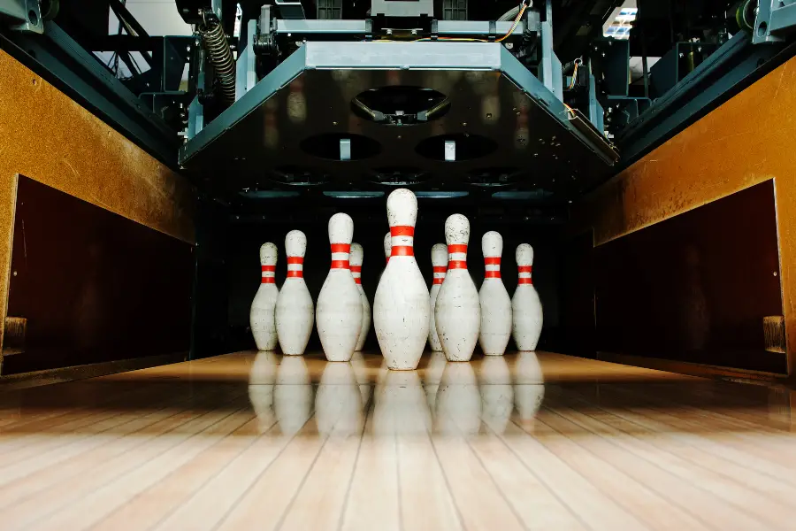 Bowling Pinsetter ensures good bowling pin setup